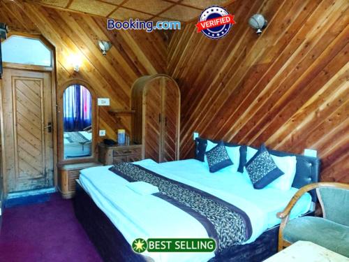 Hotel Naini Lake View Mall Road Nainital