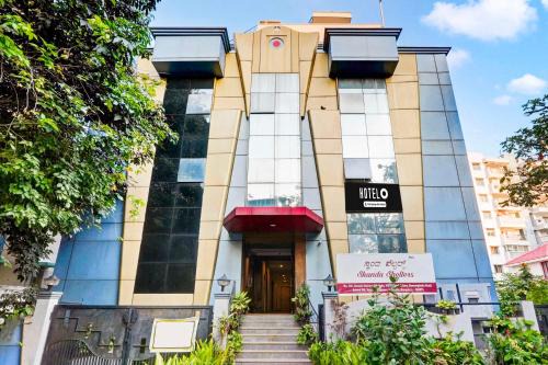 Hotel O Bangalore Royal Meenakshi Mall