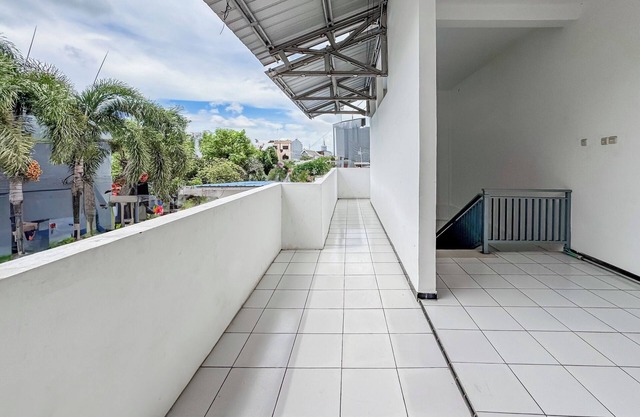 Hotel O Kost Naura