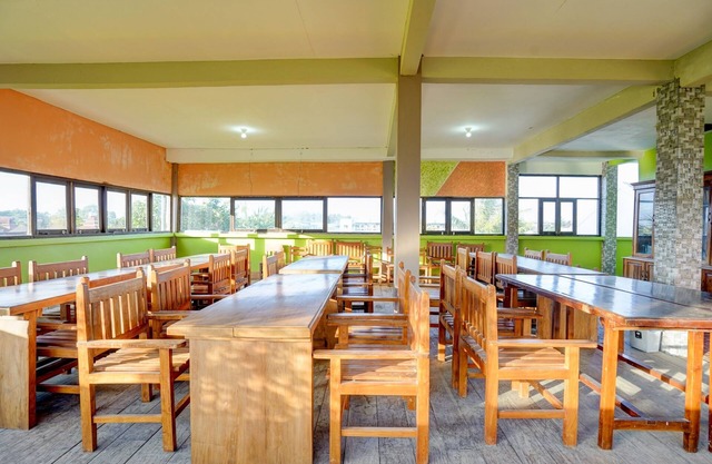 Hotel O Sahabat Syariah Near Plasa Telkom Bawean