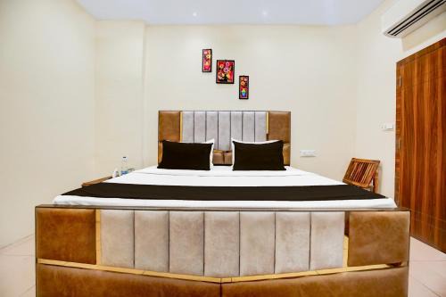 Hotel O The Royal INN