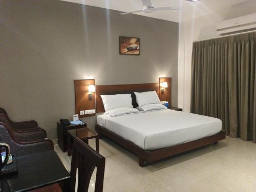 Hotel O Vyttila Bus Station Formerly Astro Tower