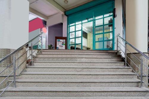 Hotel O Wamson Living Classic