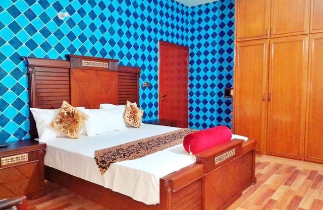 Hotel Rose One Lahore