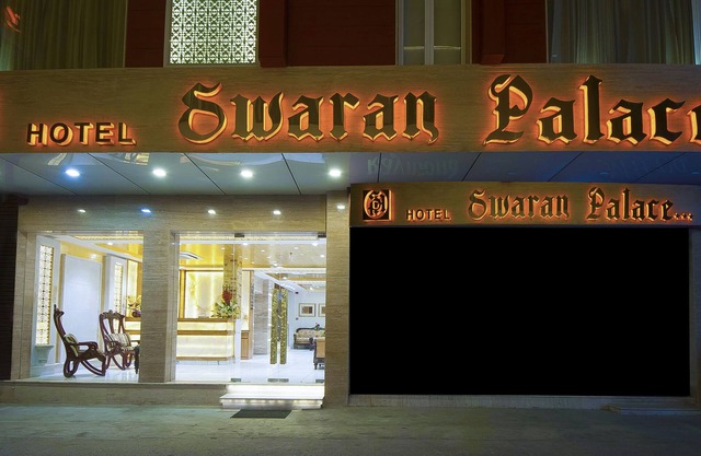 Hotel Swaran Palace