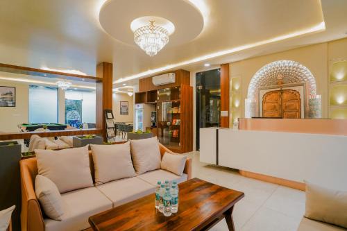 Hotel The Hidden Door-Near Jaipur Airport