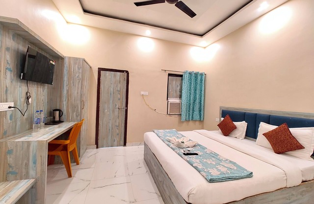 Hotel Vrrinda Homestay Varanasi