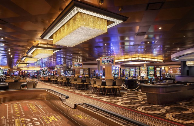 HoteLumiere at the Arch - A Caesars Rewards Destination