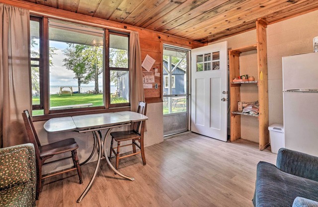 Houghton Lake Cabin w/ Direct Water Access!