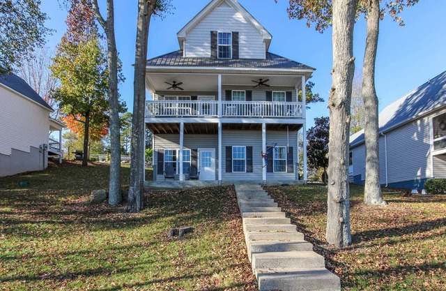 House #04 - Happy Camper-(No Pets) -Private Pier