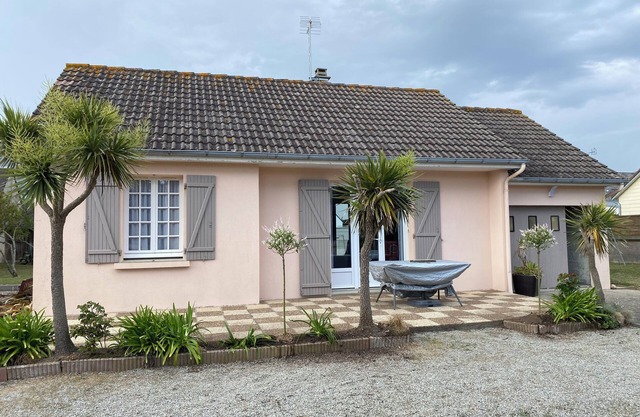 House 100 M from the beach and shops
