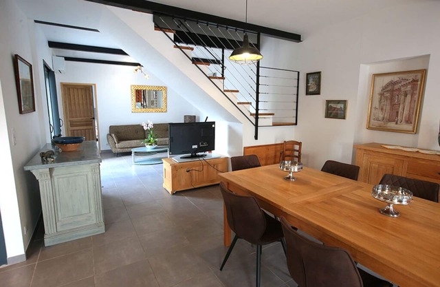 HOUSE 148 M2 5 MIN WALK FROM THE VILLAGE SWIMMING POOL COMFORT