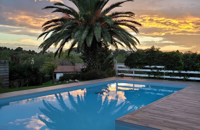 Casa 4 huéspedes en la piscina climatizada del País Vasco