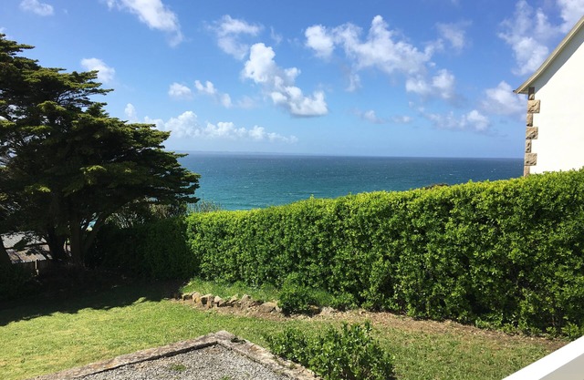 House facing the sea
