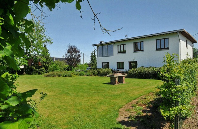Casa en Noiseux con Jacuzzi y Jardín