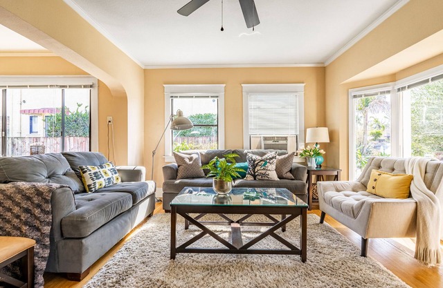House in Prime Belmont Heights Near Beach w/ Gym and Garage