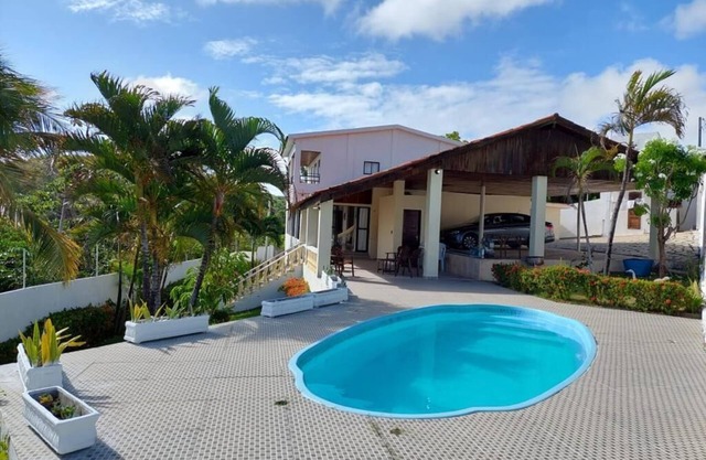 House in Tabatinga with private access to the beach