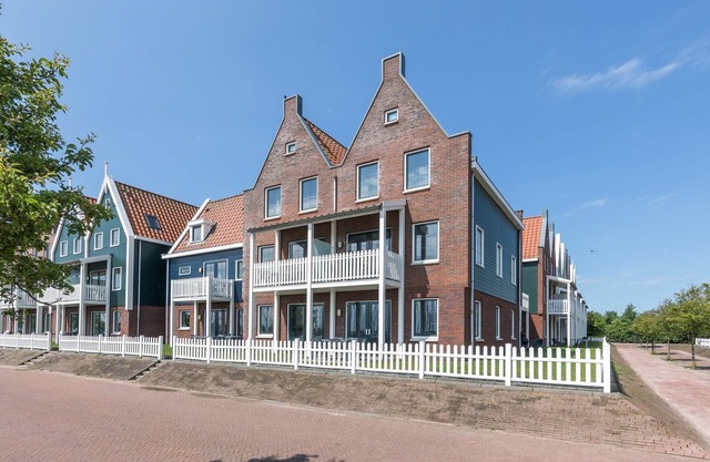 Casa en Volendam con Vista al Puerto
