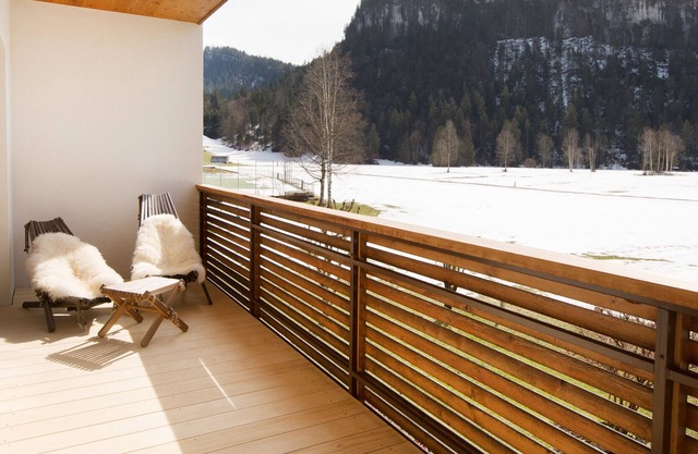 House Isabella & Elizabeth