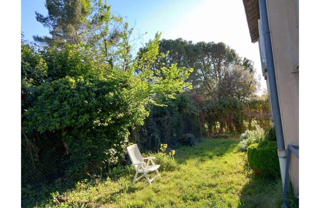 House on the road to Nesque