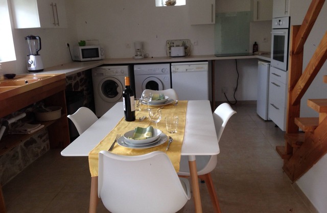 Captivating 2-Bed House with log burner in Kerien