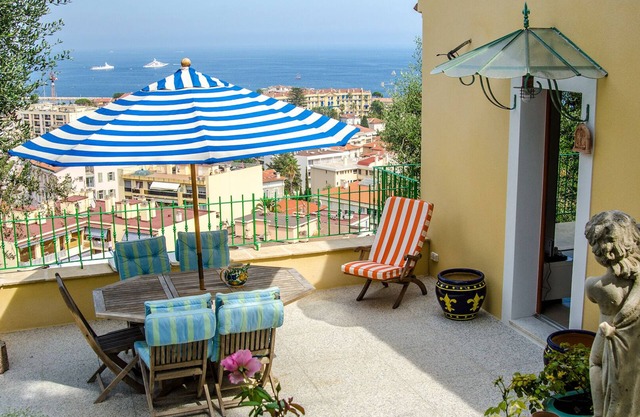 Casa, magnífica vista al mar entre Niza y Mónaco