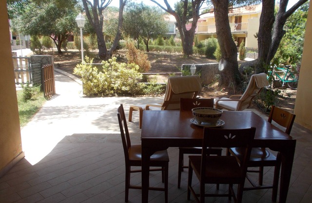 Casa con jardín cerca del mar
