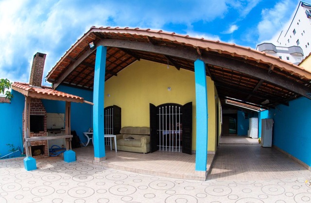 Casa con piscina a 50 metros de la playa.