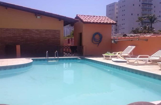 Casa con piscina a 200 metros de la playa.