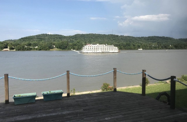 Casa con muelle privado y hermosa vista panorámica sobre el río Ohio