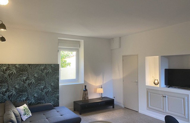 House with swimming pool between Avignon and Uzès