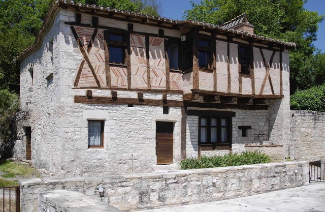 Casa Wren renovado en el estilo medieval