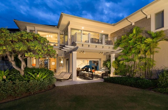 Hualalai Palm Villa 140B ~ Bellamente renovado ~ Amplios 3 bd ~ 2 carritos de golf