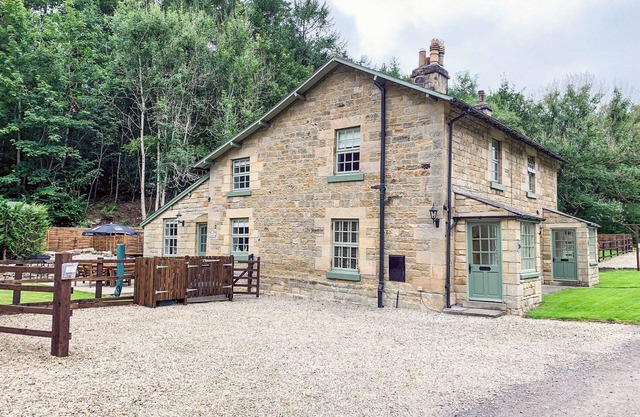 Hudson Cottage - UK38152