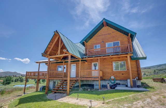 Enorme, Cabin Gorgeous Log, 100% remodelado, el botón derecho en el campo de golf de Ideal Beach !!