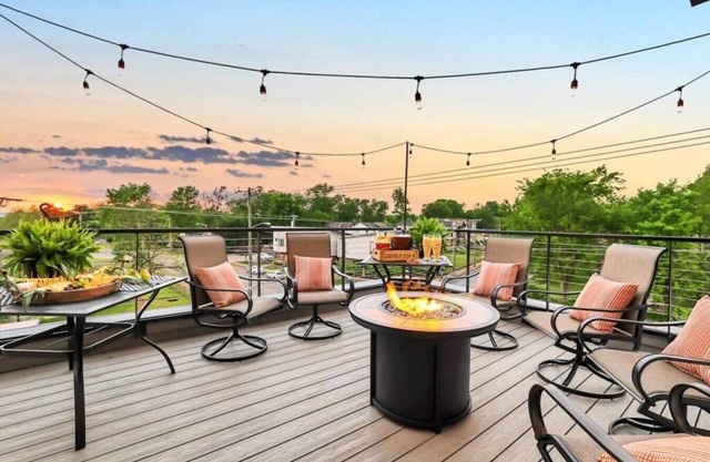 Huge Hendrix Penthouse - Beds for everyone