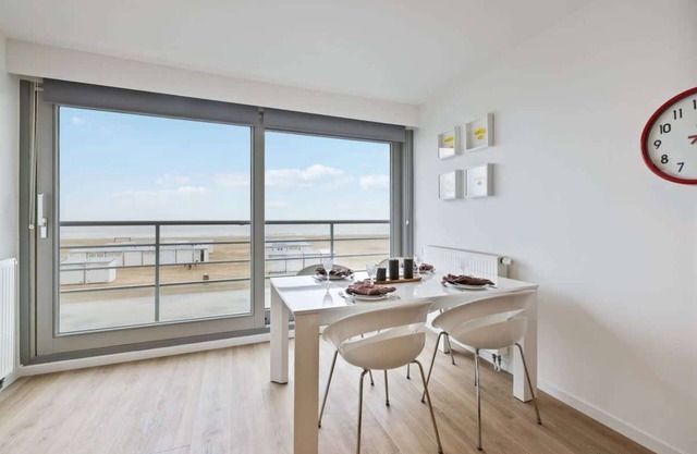 Huswell - Apartment with frontal sea view in Knokke