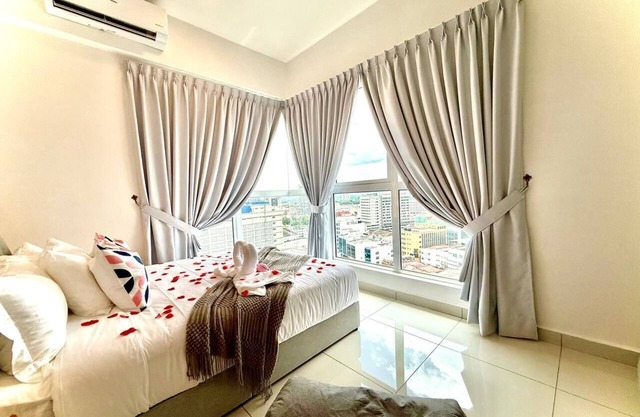 ICC Luxury Suites By Grab A Stay