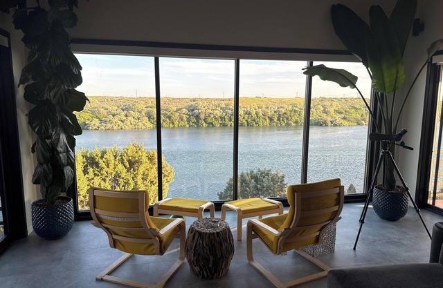 Idaho Riverfront Retreat Outdoor Enthusiast's and Birdwatcher's Paradise
