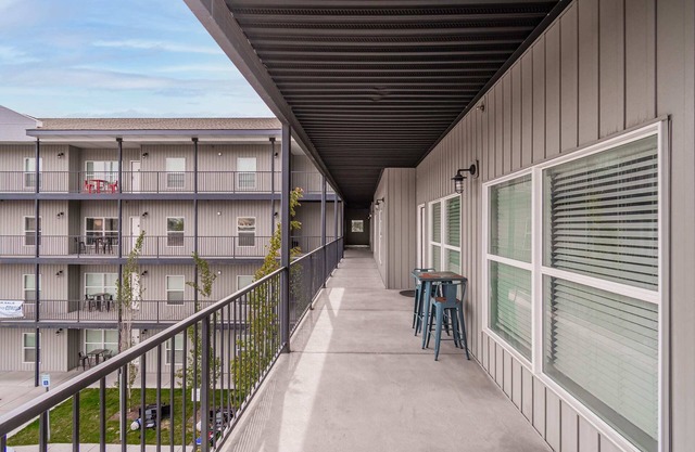 Ideal for Groups Full Kitchen Gym & Free Parking