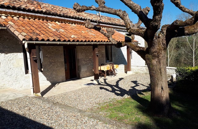 Escapada Ideal junto al Río – Casa Cómoda con Actividades al Aire Libre en Nérac