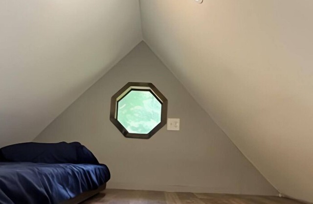 Ideal Location! Free Parking Onsite, Near Green River