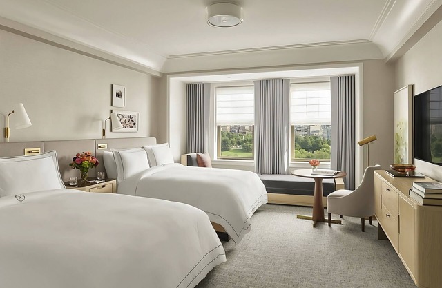 Ideal Mix of Comfort and Value! 3 Comfortable Units, Near M Street Beach