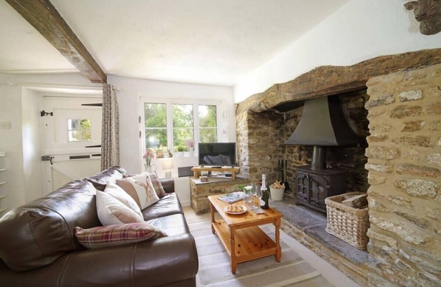Idyllic Cottage in Dorset, Garden & Parking