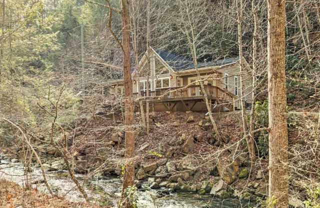 Idyllic Creekside Bryson City Gem with Fire Pit!