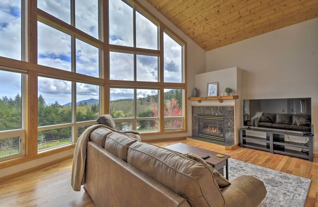 Idyllic Retreat ~ 20 Mi to Olympic National Park!