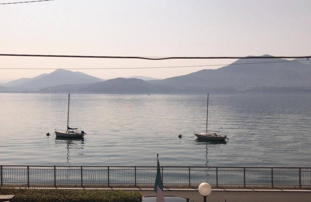 Casa de vacaciones "Il Gatto Nero" con una espléndida vista del lago Maggiore