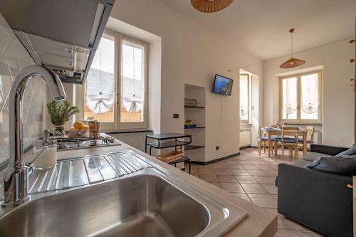 Il VICO dei CANTI ROSSI