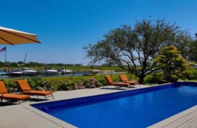 Immaculate 3 BR Ranch Home WestHampton