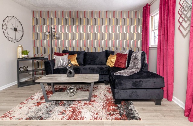 Impeccable 2BR Apartment Upstairs Fast WiFi